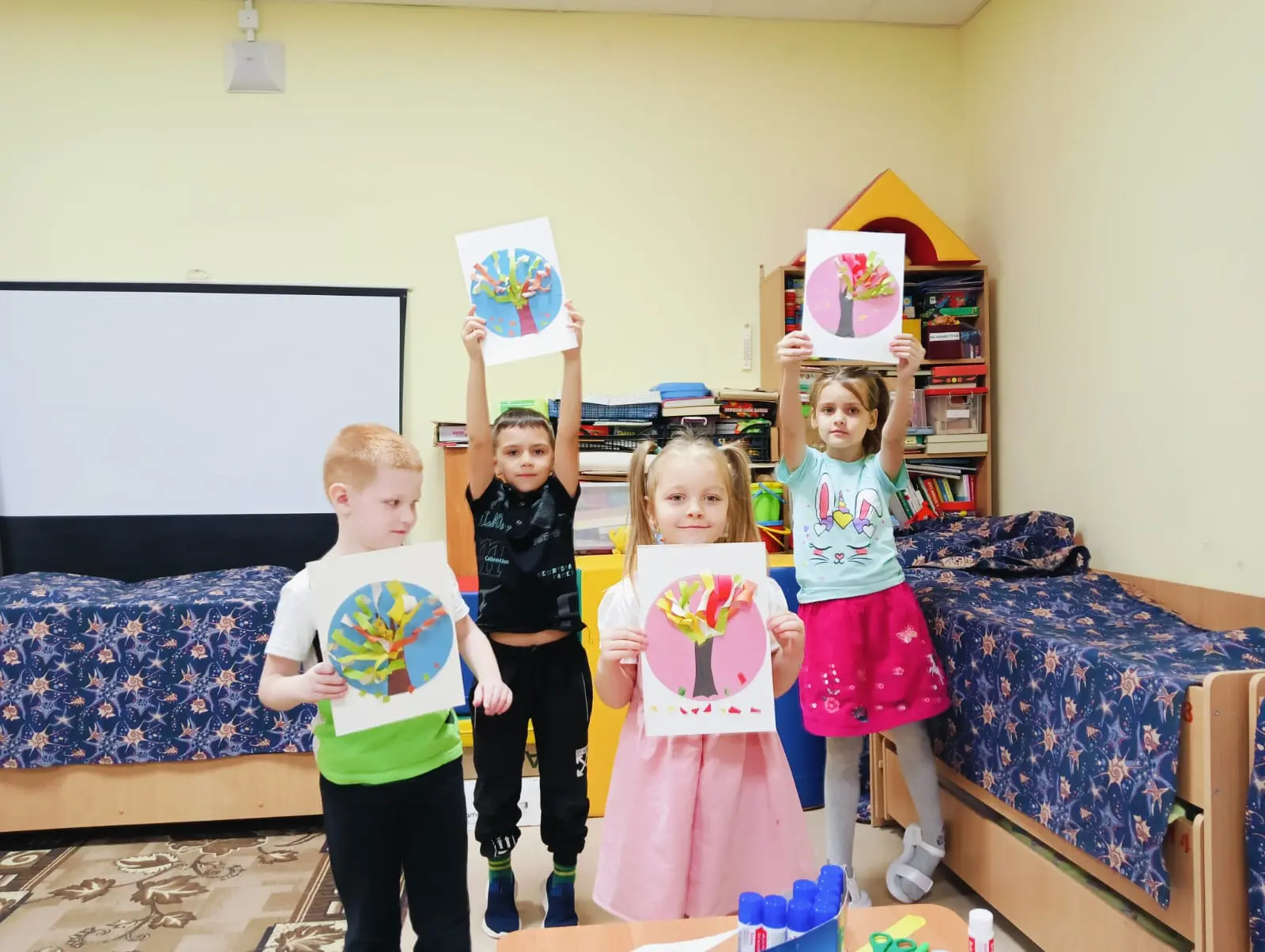 Клубный час